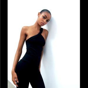 ZARA ASYMMETRIC TOP